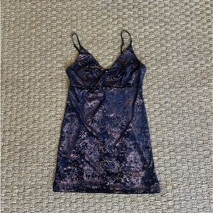 bb dakota by steve madden velvet black/gold mini dress